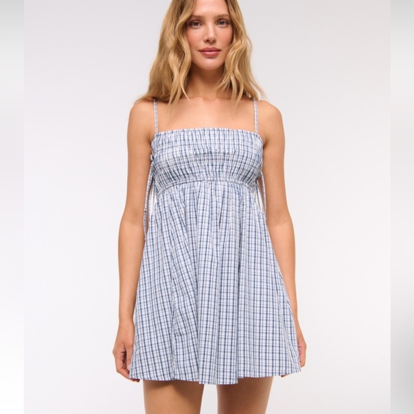 Abercrombie & Fitch Dresses & Skirts - Abercrombie & Fitch Smocked Babydoll Tie Mini Dress - Small